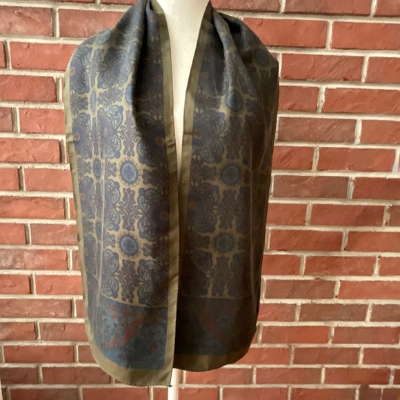 Ginnie Johansen Vintage1989 Floral Print Silk Signed Scarf 10”x60” Made in Japan - Picture 2 of 12